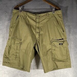 Wrangler Relaxed Fit Cargo Shorts Mens Size 38 Olive Green Cotton Blend Casual